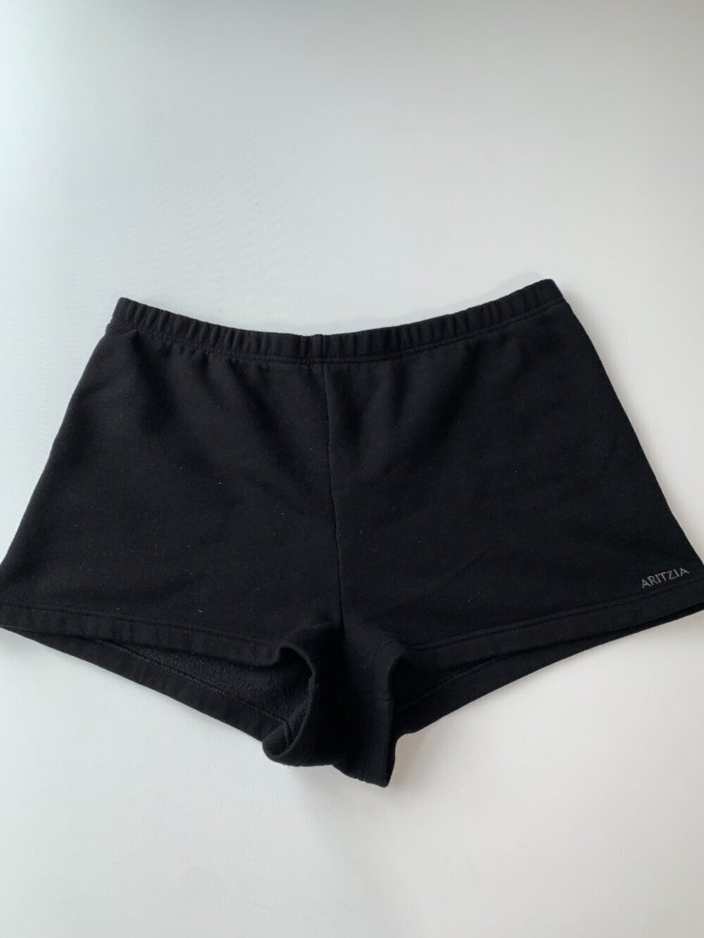 Aritizia COZY Sweatfleece perfect fit High Rise Mini Short in Black size S - Picture 5 of 8